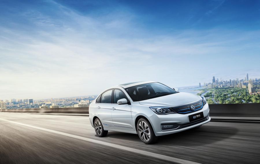  DongFeng Aeolus E70 2017 года  (фото 8 из 9)